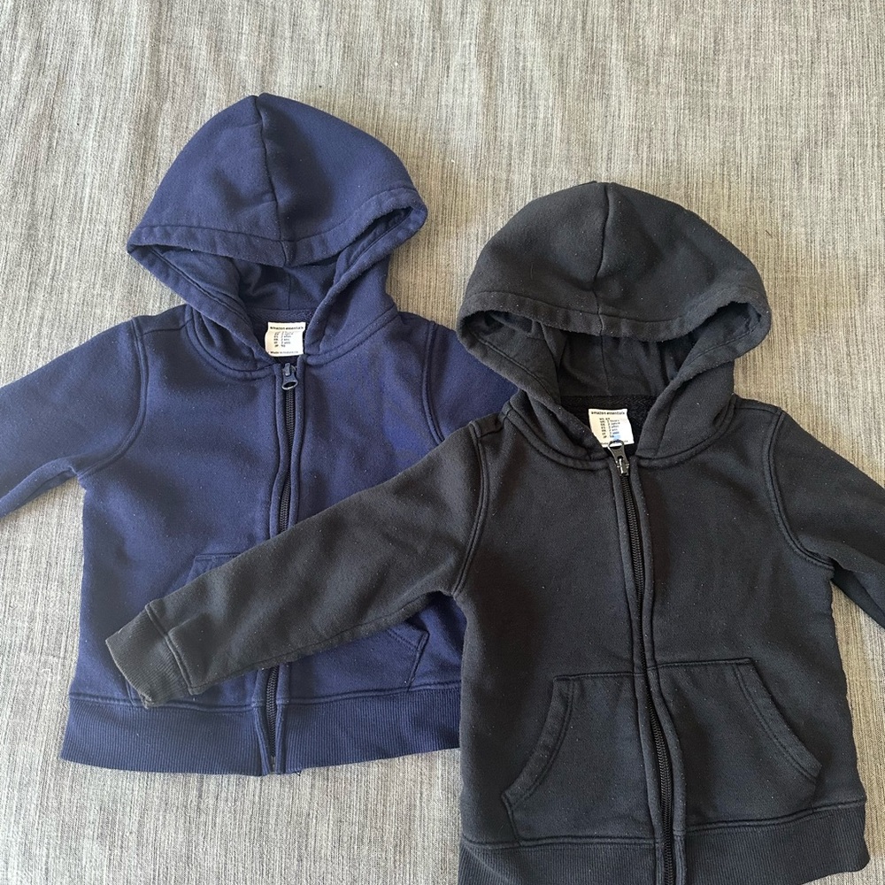 Amazon Essentials | Set of 2 Navy & Black Hooded Zip Hoodies (2T)